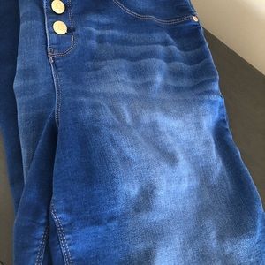 Women’s high rise jeans